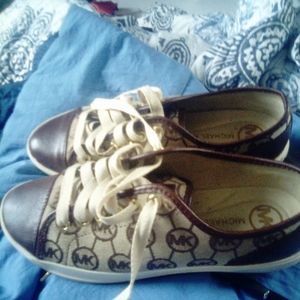 Michael kors shoes size 8